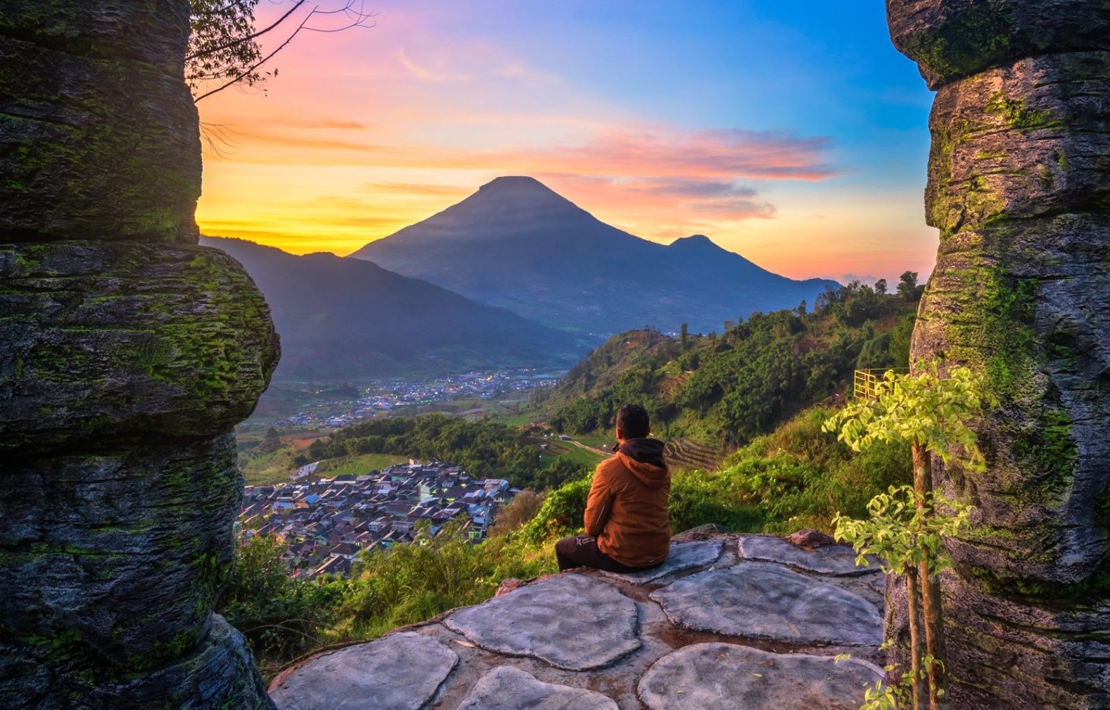 Menikmati wisata di sekitaran Villa Pintu Langit