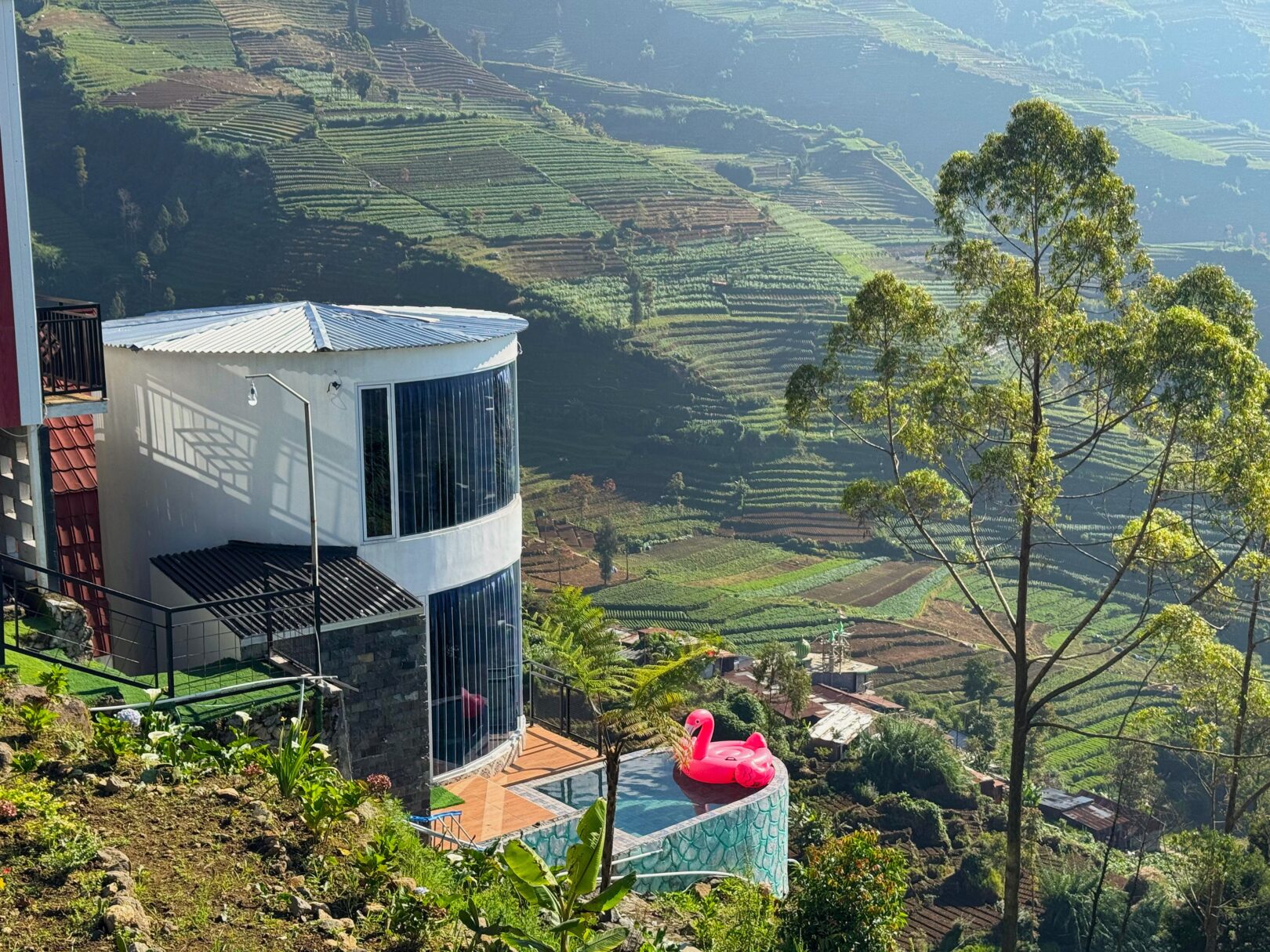 Villa Tabung Pintu Langit